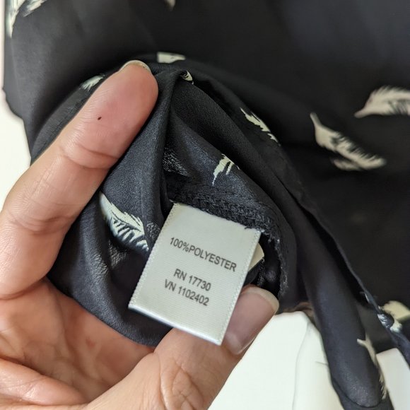 Y2k tumblr era Vibes Falling Feathers Boxy Shirt - small - Picture 6 of 8